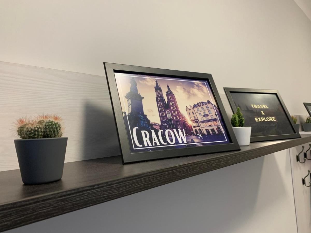 Discover Cracow Aparthostel Krakow Exterior photo